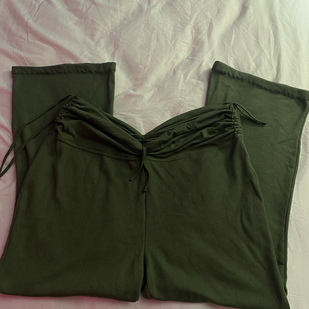 Green yoga pants